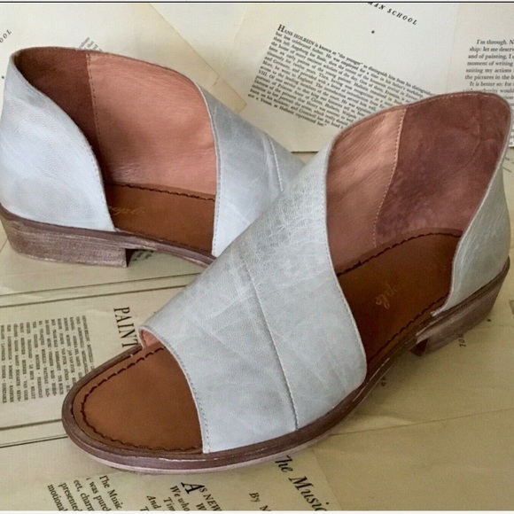 Free People Flat Sandal gray Leather Cut Out 36.5 - Picture 3 of 6